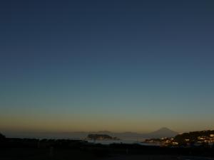 七里ヶ浜からの富士山