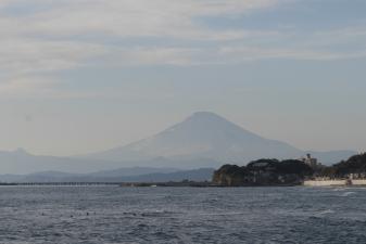 七里ヶ浜からの富士山